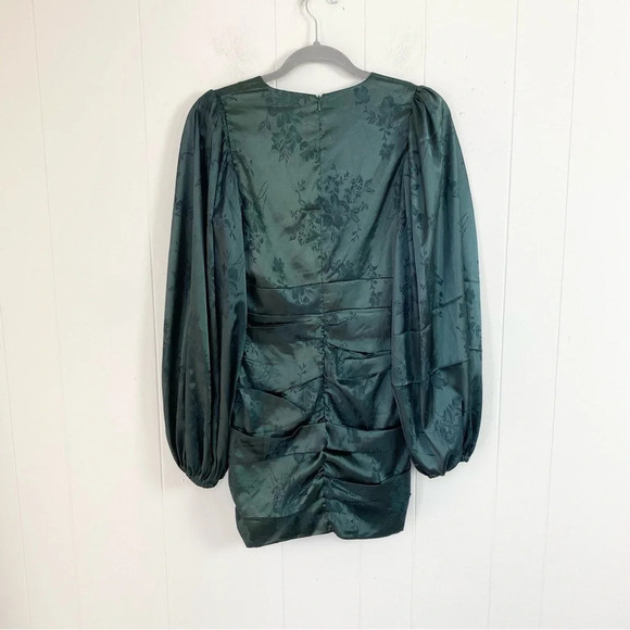 NWT Showpo RICHMOND JACQUARD FLORAL LONG SLEEVE RUCHED MINI DRESS GREEN SZ 4 - Picture 3 of 15